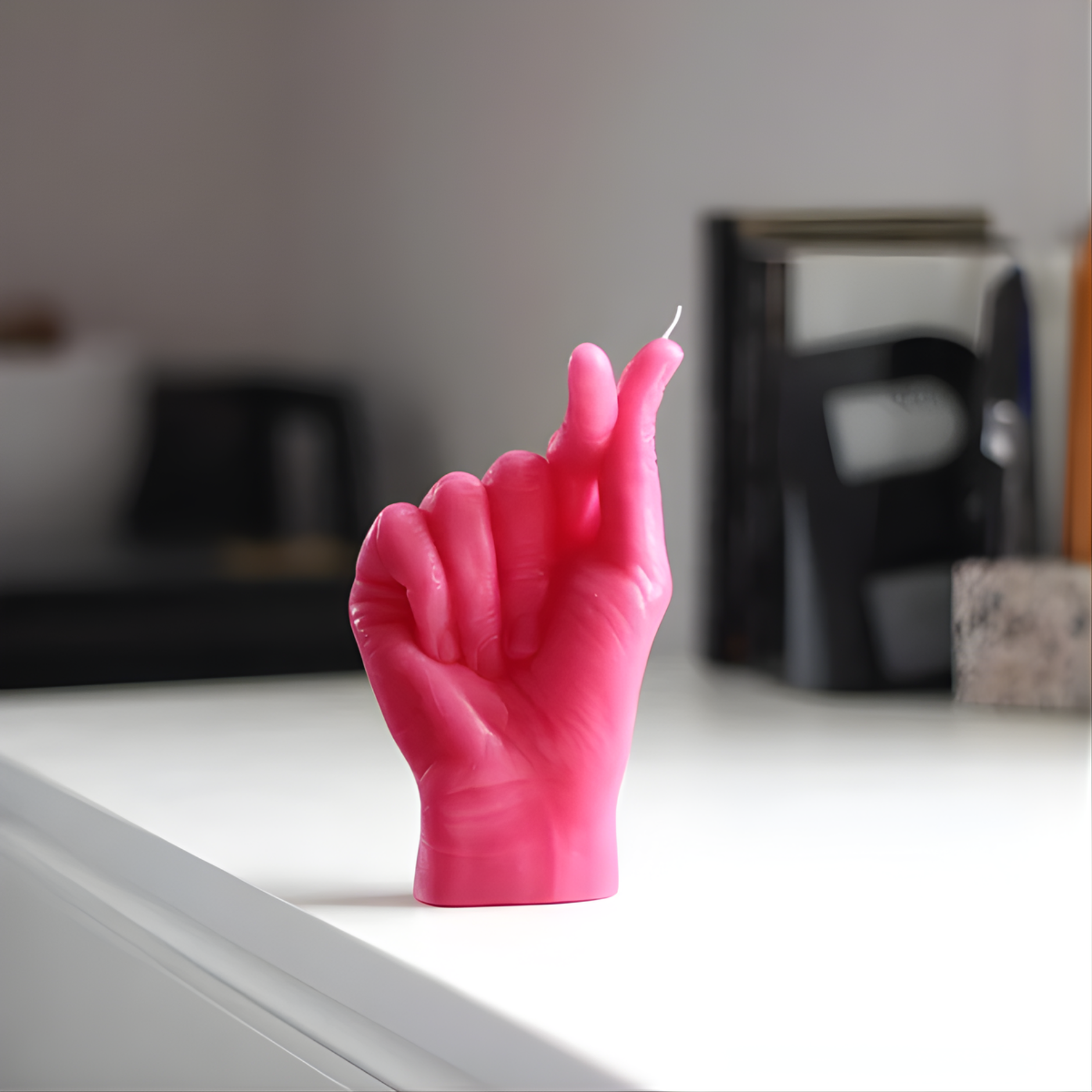 Lumanare Hand Gesture "Love"